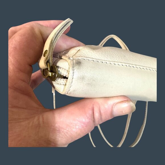 The Sak White Leather Crossbody Wallet Organizer Purse Adjustable Strap READ - Picture 4 of 11